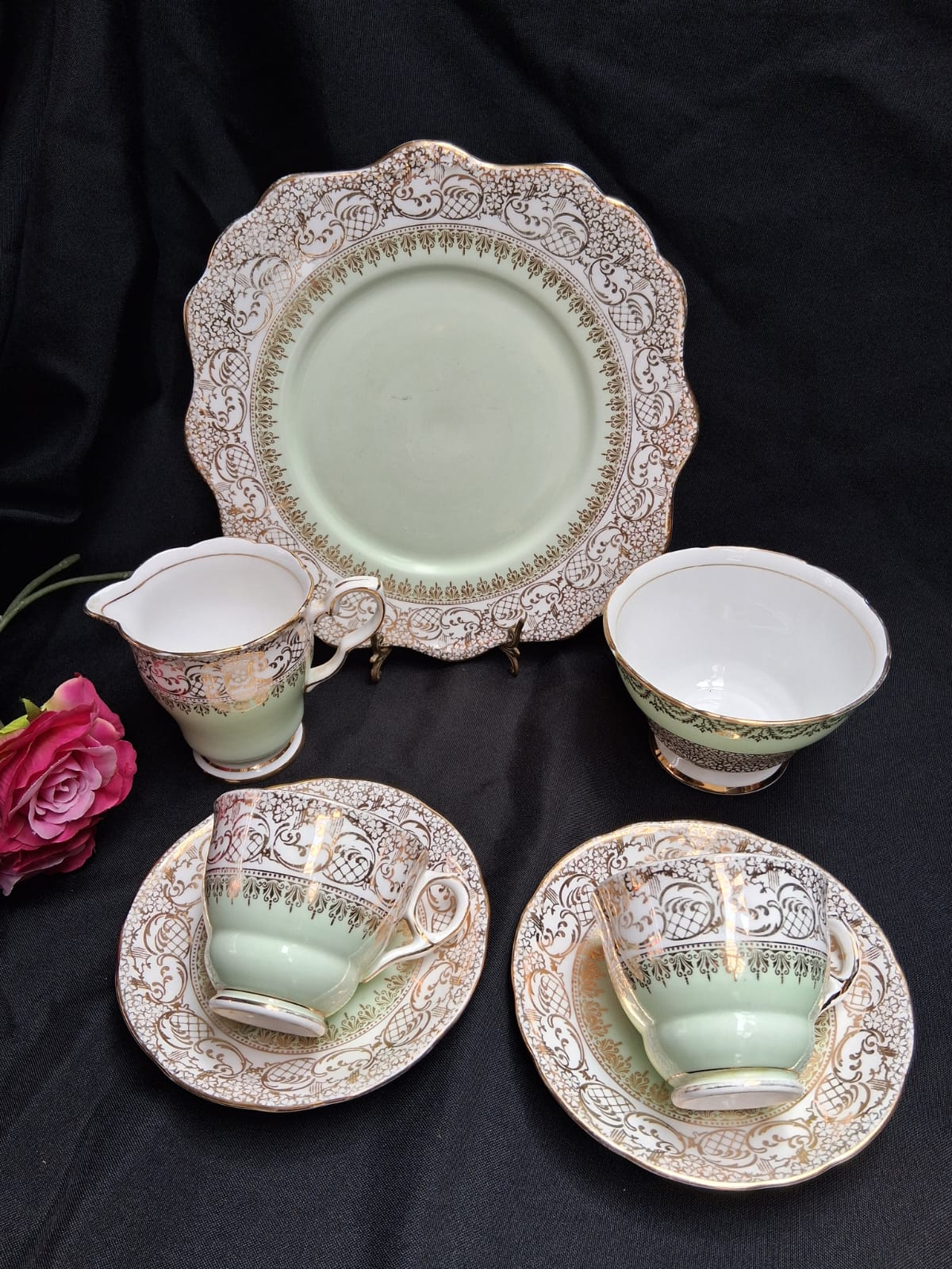 Exquisito Juego de Té Vintage de Porcelana Verde Menta y Filigrana Dorada - Imagen 3