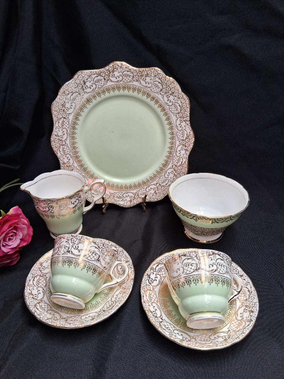 Exquisito Juego de Té Vintage de Porcelana Verde Menta y Filigrana Dorada - Imagen 2